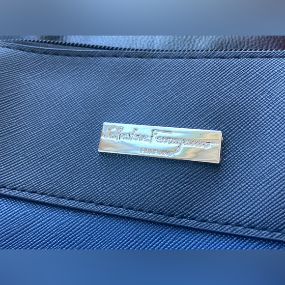 Authentic Salvatore Ferragamo zipper pouch - Picture 2 of 6
